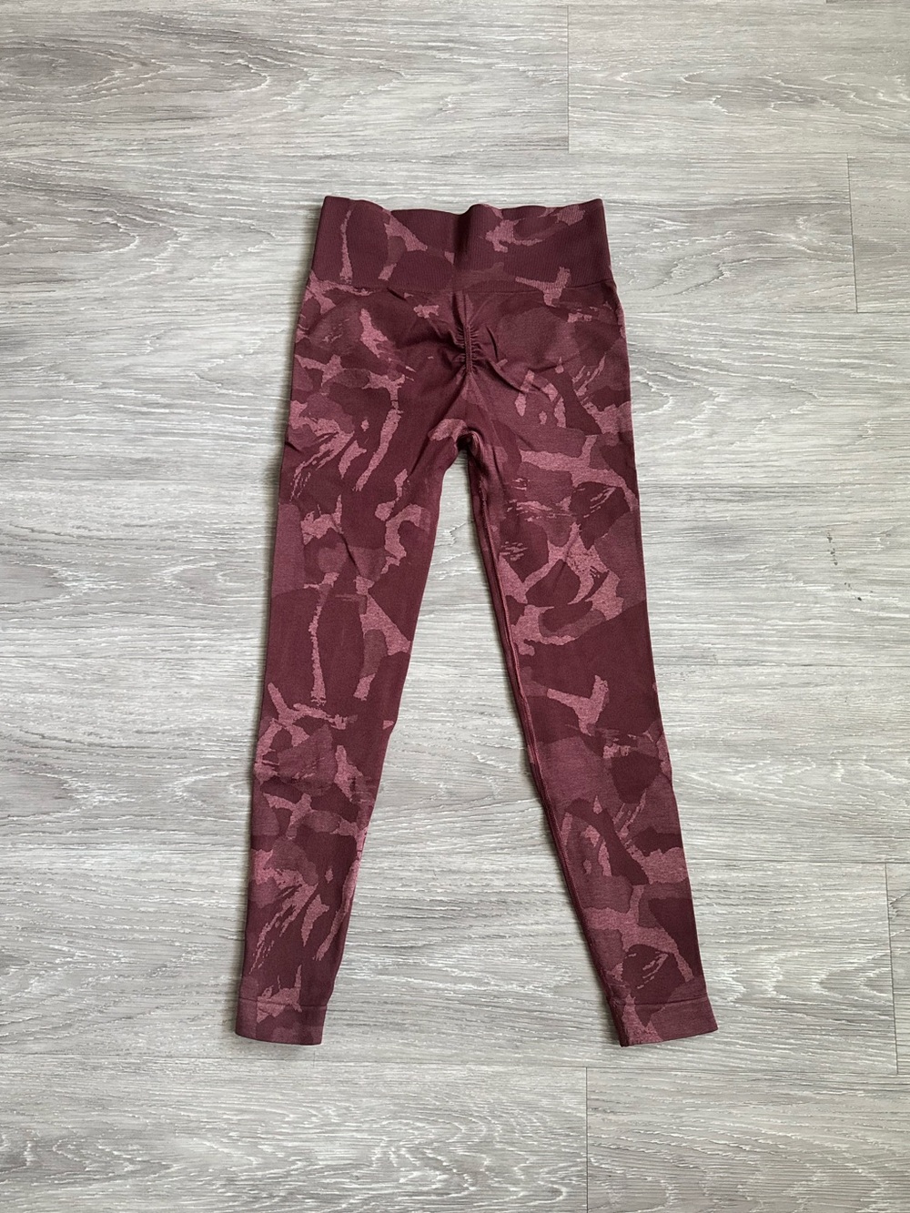 Gymshark Burgundy Camo Seamless High-Waist Leggings - Picture 2 of 4
